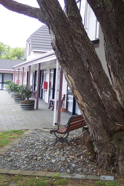 Camellia Court Motel โลเวอร์ฮัท ภายนอก รูปภาพ