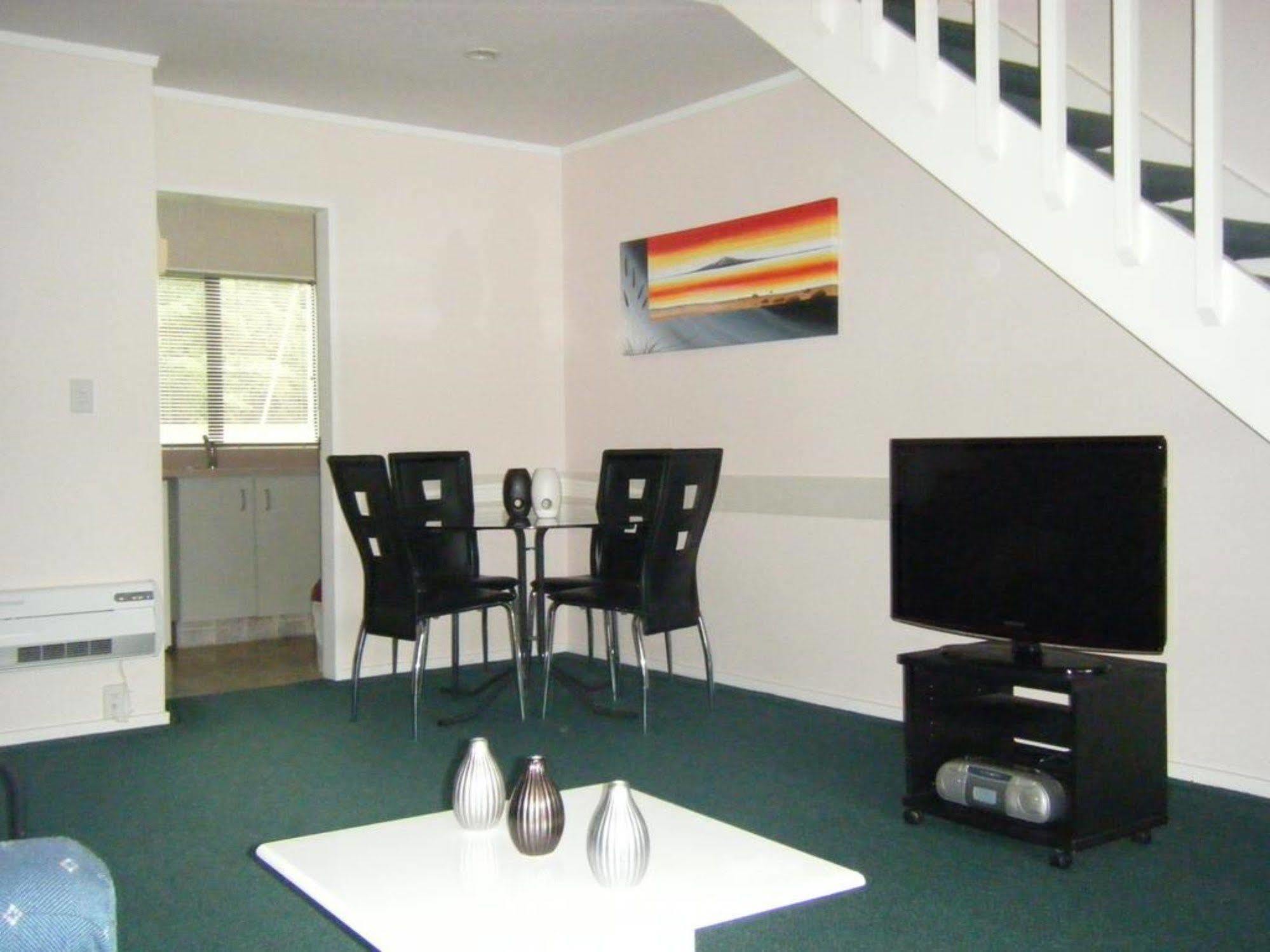 Camellia Court Motel โลเวอร์ฮัท ภายนอก รูปภาพ