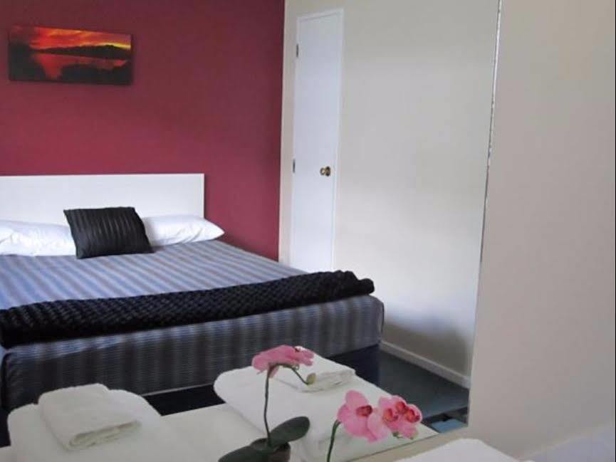 Camellia Court Motel โลเวอร์ฮัท ภายนอก รูปภาพ